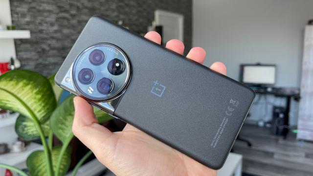 <b>Ce ne rezervă la capitolul cameră foto noul flagship OnePlus 13? </b>Finalul de an înseamnă și flagship-uri de toamnă, iar unul dintre acestea va fi OnePlus 13 de la care așteptările sunt mari, mai ales la nivel de cameră foto. Am aflat deja pe seama unor leak-uri anterioare faptul că noul smartphone 