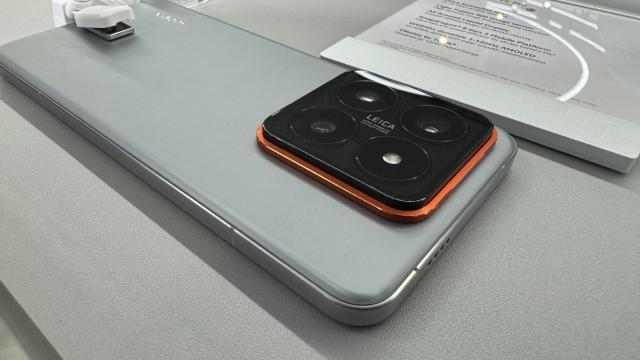 <b>Xiaomi 15 Pro va sosi cu o cameră principală de 1 inch (echivalent); Ce ştim despre flagship?</b>Suntem în iunie 2024 acum, dar prin octombrie vom putea să ne gândim cât se poate de serios la flagship-urile cu procesor Snapdragon 8 Gen 4 cele ale lui 2025. De ce? Deoarece Qualcomm dezvăluie acel CPU fix în octombrie 