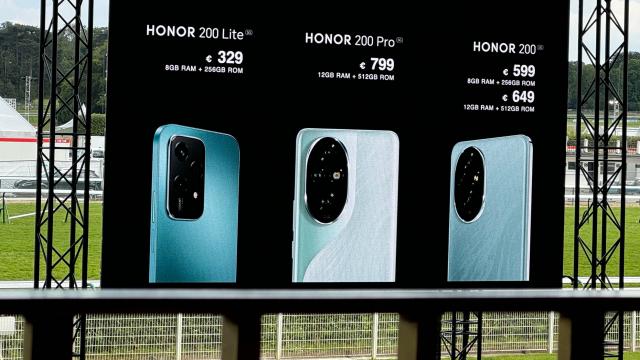 <b>Honor 200 Pro versus Honor 200: Care este alegerea perfectă pentru tine?; Diferențe cheie și prețuri</b>Suntem la Paris, la Hipodromul Longchamp, unde am avut ocazia să vedem de aproape noile modele Honor 200 și Honor 200 Pro. Cum le deosebești? În primul rând, după decupajul ecranului: Honor 200 Pro are un decupaj în formă de pastilă pentru camera frontală