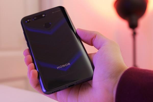 Orange România aduce în portofoliu telefoanele Honor și sărbătorește debutul cu oferte speciale