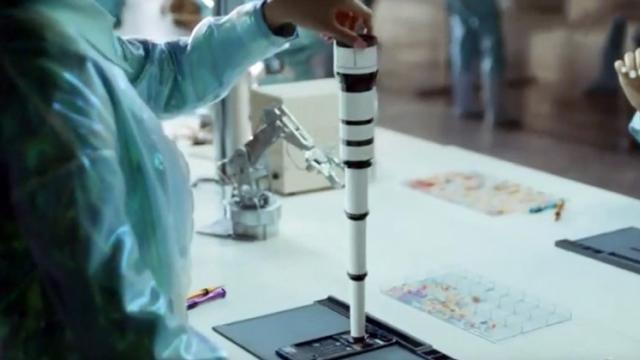 <b>Oppo Reno primeşte un teaser video care face aluzie la super zoom-ul său 10X (Video)</b>Oppo Reno îşi continuă seria de teasere înainte de debutul de pe 10 aprilie, de această dată cu un clip video de 30 de secunde. Acest promo face aluzie la capacităţile multimedia ale telefonului, dar şi la camera cu zoom 10X


