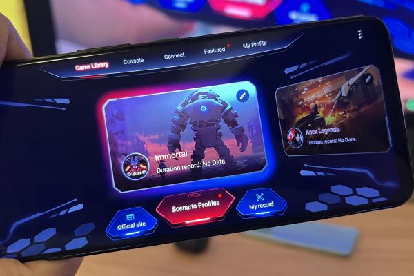 ASUS ROG Phone 6 Pro: Display desăvârşit pentru gamerul care se respectă
