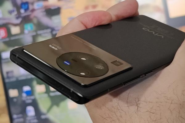 vivo X80 Pro: Benchmark-uri de top 10, un Snapdragon 8 Gen 1 cinstit