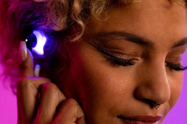 Căștile wireless Logitech G Fits își fac apariția în fotografii înainte de lansare; Au design semi in-ear și dopuri RGB