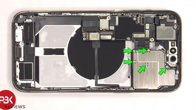 <b>iPhone 14 Pro Max primește o disecție video; Ar fi ușor de reparat, iar camera selfie ar aduce o surpriză</b>Noile telefoane iPhone 14 urmează să ajungă în mâinile cumpărătorilor curând, mâine urmând să înceapă livrările. Totuși, mulți YouTuberi au pus deja mâna pe noile terminale, iar PBKreviews deja a demontat cel mai puternic flagship din portofoliul Apple