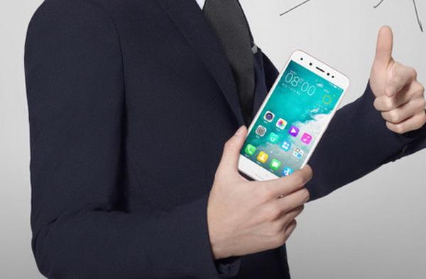Telefonul cu 4 camere reapare! Gionee S10 debutează pe 26 mai şi apare într-o galerie generoasă