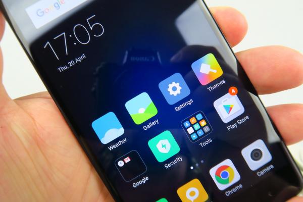Xiaomi Redmi Note 4X: OS, UI, aplicaţii cu MIUI 8.1 în frunte şi minimalismul la putere