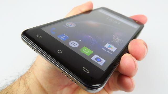<b>CUBOT Rainbow 2 Review</b>Pentru că lucrurile bune nu vin niciodată singure, azi avem pentru voi încă un telefon cu preţ sub 100 de dolari. Dacă Bluboo Picasso 4G se remarca prin faptul că avea 4G şi NFC la preţ accesibil, Cubot Rainbow 2 iese în evidenţă prin cameră duala din..