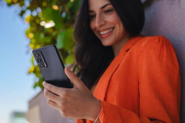 Motorola anunță smartphone-ul Edge 20 cu procesor Snapdragon 778G, ecran OLED 144Hz și cameră de 108 mpx