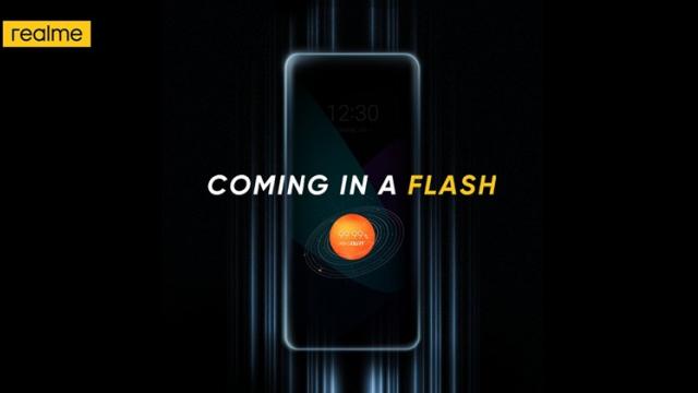 <b>Realme Flash este numele primului telefon Android cu încărcare wireless magnetică (Realme MagDart)</b>În ultimele săptămâni am aflat printre altele și faptul că Realme lucrează la o alternativă pentru Apple MagSafe, numită Realme MagDart. Am văzut chiar încărcătoare apărute în randări cu iz oficial, iar mai devreme pe parcursul 