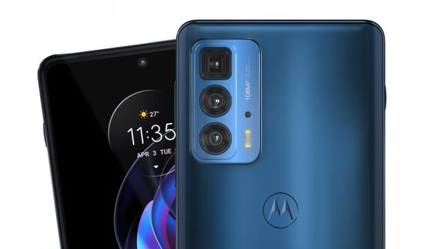 <b>Motorola Edge 20 Pro apare într-o randare detaliată și va avea cameră foto periscop pentru zoom optic 5x</b>La doar o zi distanță de la teaser-ul Moto prin care aflam data de lansare a seriei Edge 20 iată că avem parte de un nou leak. De această dată este vorba despre Motorola Edge 20 Pro, flagship-ul din acest lineup care astăzi 