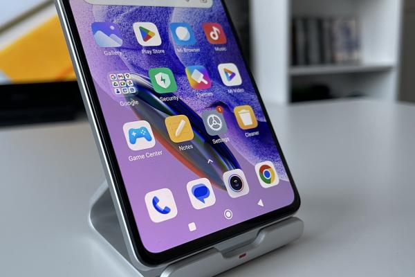 Redmi Note 12 Pro+ 5G: OS, UI, aplicații bazate pe Android 12 și MIUI 14, cu accent pe securitate
