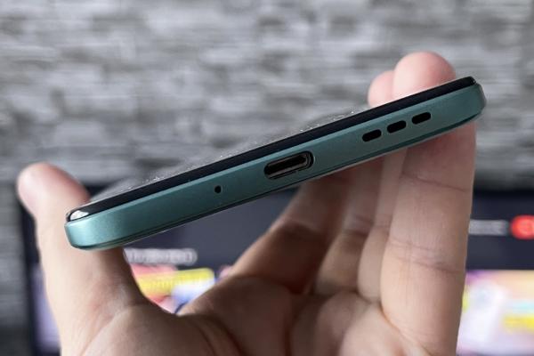 Redmi Note 12 5G: Acustică mono cu volum satisfăcător, dar fără recorduri