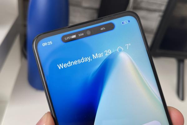realme C55: Display mare pe care vei consuma filme și un sistem de notificări în stil Dynamic Island de pe iPhone 14 Pro