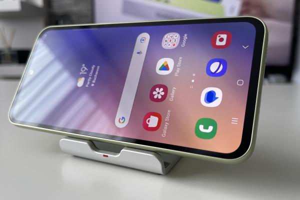 Samsung Galaxy A54: OneUI 5.1 la posturi, familiar și extra customizabil + 4 ani fără griji, cu upgrade-uri majore Android 