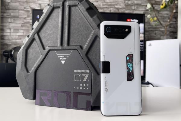 ASUS ROG Phone 7 Ultimate Unboxing: ASUS a upgradat tot ce doreau gamerii şi ce doream şi noi