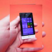 Review HTC Windows Phone 8S: design plăcut, calitate audio și câteva defecte esențiale (Video)