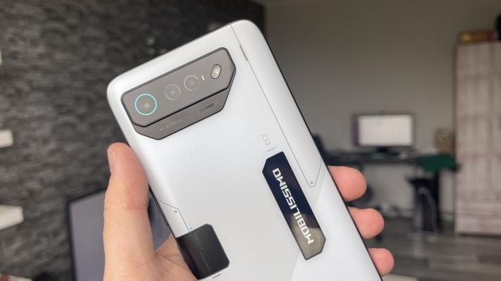 ASUS ROG Phone 7 Ultimate: O cameră pe care te vei bucura să o ai în buzunar, echilibrată și cu filmare 8K