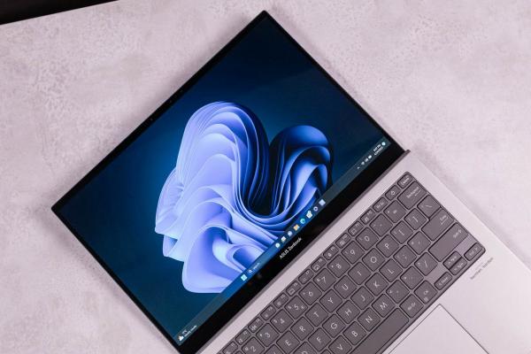 ASUS Zenbook S 13 OLED Review: Cel mai subțire laptop cu ecran OLED te va cuceri pe deplin, fiind ultrabook-ul la care ai visat