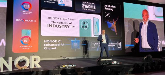 Honor Magic 5 Pro a debutat în România, alături de telefonul pliabil Magic Vs; Cum stă Honor la un an după intrarea în România?