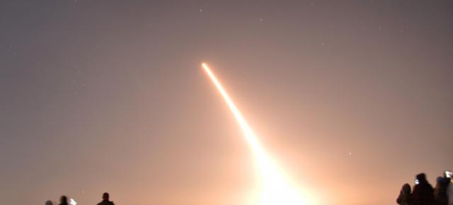 AI-ul nu are voie să controleze lansări nucleare; Cum sună noua legislaţie AI propusă de SUA