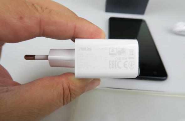 ASUS Zenfone Zoom S - Unboxing: ASUS-ZenFone-Zoom-S_013.JPG