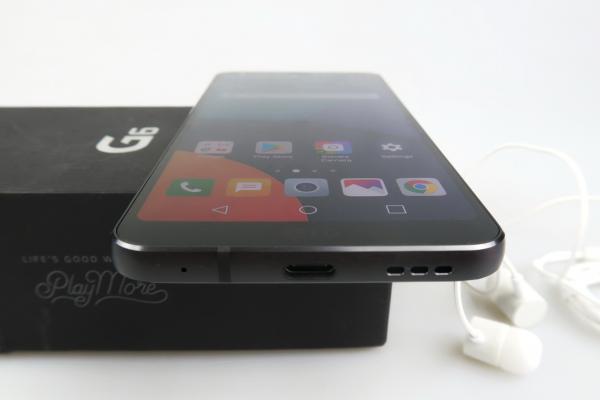 LG G6 Unboxing: primul telefon cu ecran 18:9 cu colţuri curbate scos din cutie la Mobilissimo.ro (Video)
