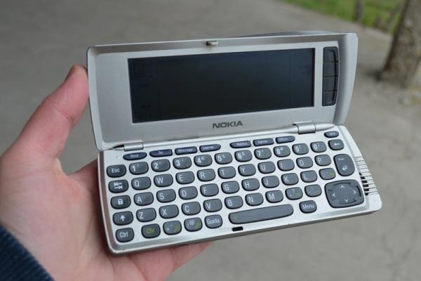 Nokia 9210 Communicator RETROreview: proto-smartphone-ul care a început să îngroape PDA-urile e scos la lumină (Video)