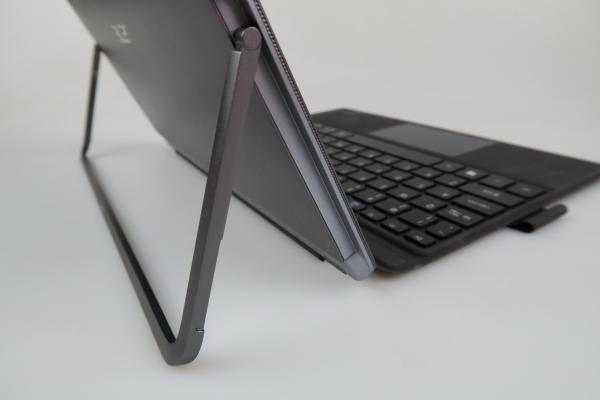 Acer Switch 3: Design premiat, solid, arătos