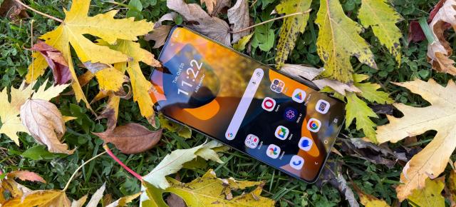 Motorola edge 70: OS, UI, aplicaţii acum cu Android 16, extra Moto AI