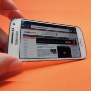 Review Samsung Galaxy S4 Mini: "minionul" lui Galaxy S4 la suprapreț (Video)