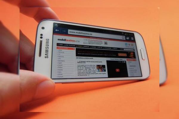 Review Samsung Galaxy S4 Mini: "minionul" lui Galaxy S4 la suprapreț (Video)