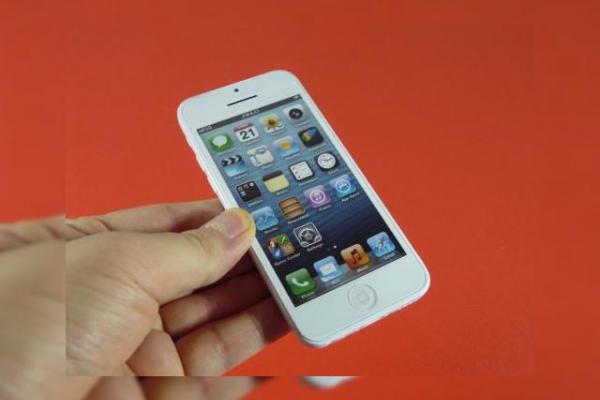 iPhone 5C (macheta), cu doar o zi înainte de lansarea oficială, Într-un video preview Mobilissimo.ro!