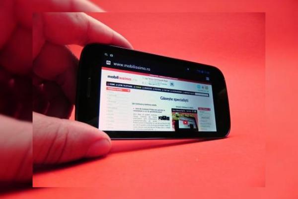 Review E-Boda Eruption V200 Quad Core: ecran și cameră atractive, baterie și acustică mai puțin impresionante (Video)