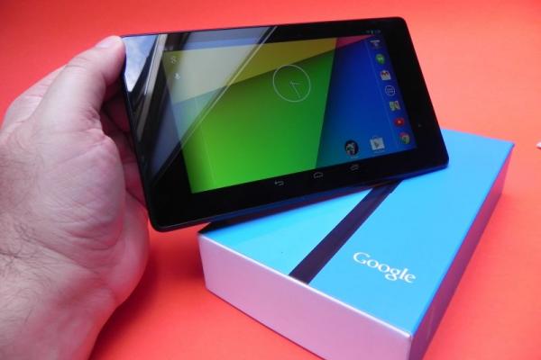 Nexus 7 (2013) unboxing: design plăcut, grosime și greutate scăzută față de predecesor (Video)