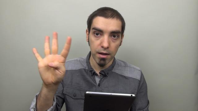 <b>Mobicast 140: Videocast aniversar despre lansarea lui Apple MacBook cu Touch Bar, Surface Studio, Xiaomi Mi Mix, gameplay FIFA 17</b>E din nou weekend, deci e momentul să savuraţi un nou Mobicast, posibil cel mai mare de până acum. Am ajuns la ediţia 140, deci e momentul unei ediţii aniversare, cu accentul pe videocast. Ultima săptămână a fost marcată de evenimentul Apple MacBook..