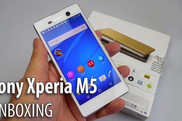 Sony Xperia M5 Unboxing: cameraphone midrange rezistent la apă şi dotat cu procesor Helio X10 (Video)