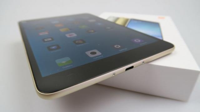 Xiaomi Mi Pad 2 Unboxing: scoatem din cutie cel mai nou iPad Mini killer chinez (Video)
