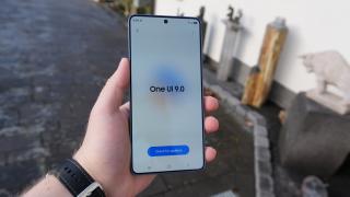 Samsung extinde testele pentru One UI 9; tot mai multe telefoane Galaxy apar pe lista actualizării