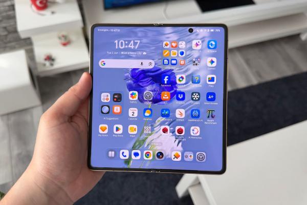 Honor Magic V6 - Fotografii Hands-On