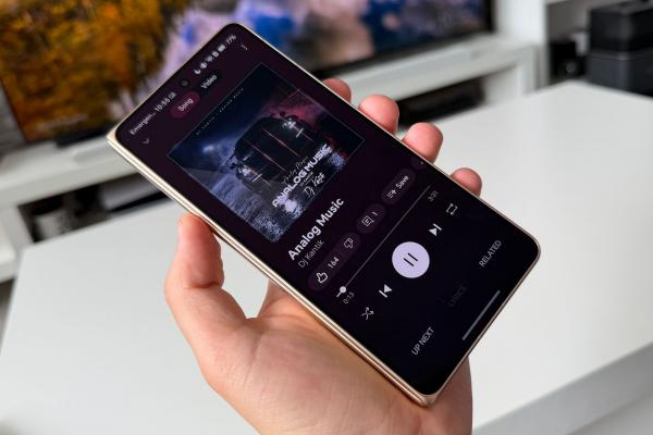 Honor Magic V6: Acustică în echilibru perfect pentru cele două difuzoare
