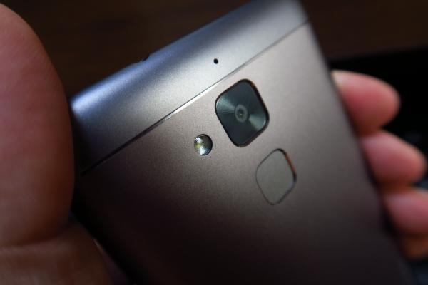 ASUS ZenFone 3 Max: Camera peste aşteptări, mai ales la selfie