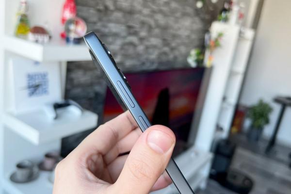 OPPO Reno13 F: Conectivitate 5G, WiFi, NFC și o funcție de transfer rapid spre iPhone și viceversa