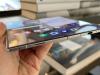 Fără cută pe pliabilele Galaxy Z Fold7 și Z Flip7! Samsung pare că se pregătește să livreze panouri pentru mult-așteptatul iPhone pliabil