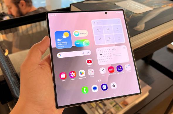 Samsung Galaxy Z Flip7 - Fotografii Hands-On de la evenimente: 2025-07-09-samsung-galaxy-z-fold7-fotografii-hands-on-374477 (1).jpg