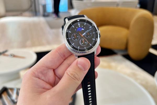 Samsung Galaxy Watch8 Classic - Fotografii hands-on