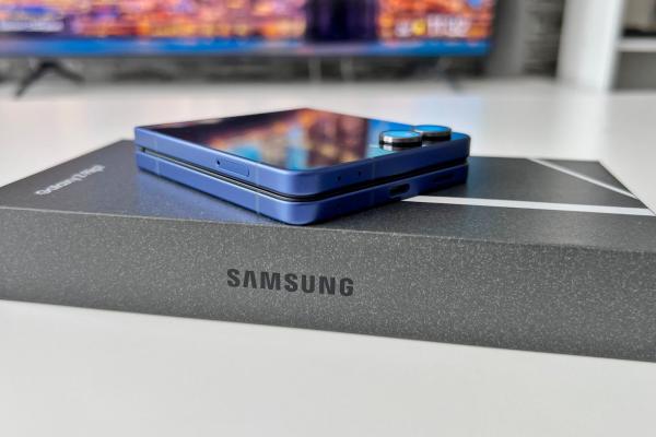 Samsung Galaxy Z Flip7 - Unboxing