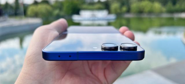 Samsung Galaxy Z Flip7: Hardware ce renunță la Snapdragon, cu display-uri mai mari, creștere și de mAh