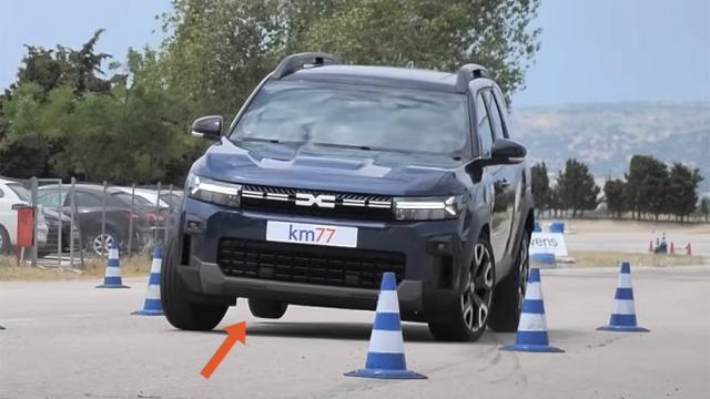 <b>Dacia Bigster trece cu dificultate de testul elanului; Sistemul ESC și suspensia spate pun probleme la manevre de urgență (Video)</b>Noua Dacia Bigster, testată recent de cunoscutul canal spaniol Km77, nu s-a descurcat prea bine în testul elanului. Vorbim despre o manevră standard ce simulează evitarea bruscă a obstacolelor la viteze de peste 70 km/h. Deși varianta hibridă de 155 CP
