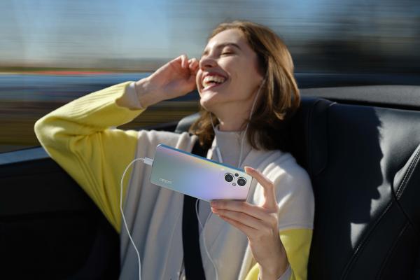 Noul smartphone OPPO Reno7 Lite este disponibil de astăzi în rețelele partenerilor din România, cu livrare din stoc